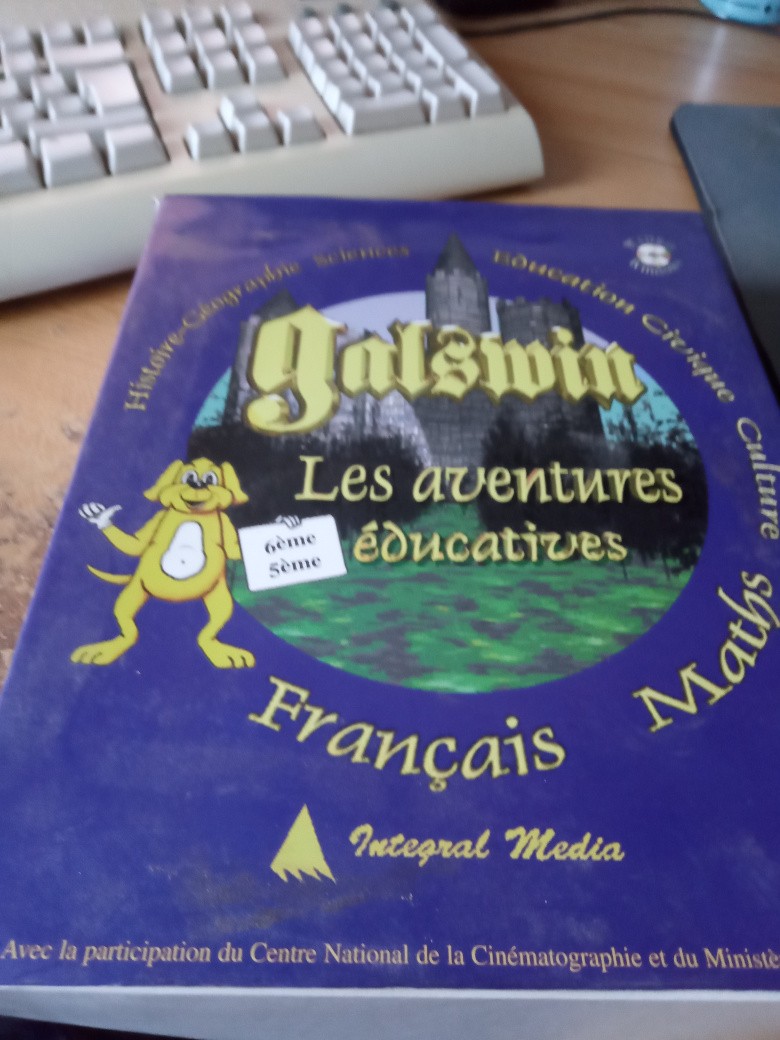 Cliquez sur l'image pour la voir en taille r�elle&nbsp;

Nom : 		galswin photo boite de loin face.jpg&nbsp;
Affichages :	114&nbsp;
Taille :		160,8 Ko&nbsp;
ID : 			870776